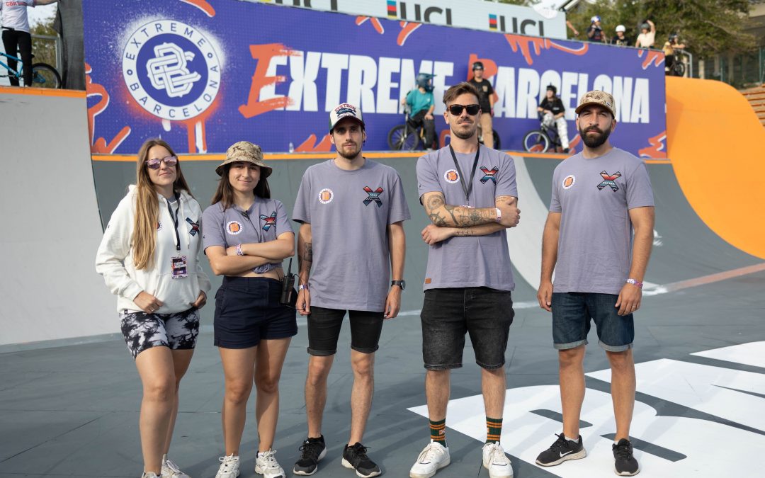 Blue Banana takes care of the Extreme Barcelona staff’s outfit